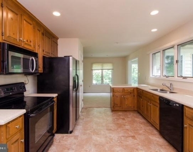 45 Knights Way - Photo Thumbnail 8