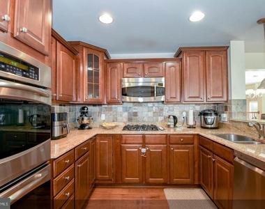 15260 Rosemont Manor Drive - Photo Thumbnail 14