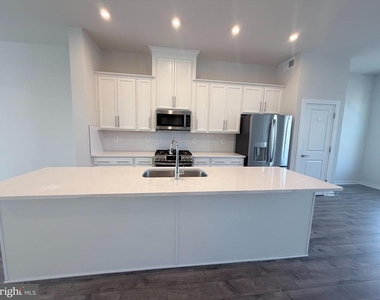17958 Woods Overlook Drive - Photo Thumbnail 2
