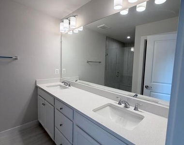 17958 Woods Overlook Drive - Photo Thumbnail 23