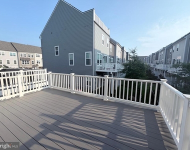 17958 Woods Overlook Drive - Photo Thumbnail 12