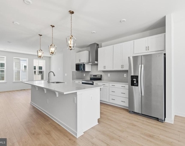 18002 Alicia Avenue - Photo Thumbnail 15