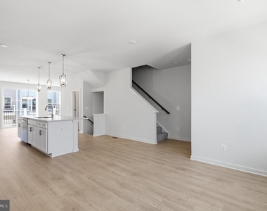 18002 Alicia Avenue - Photo Thumbnail 10