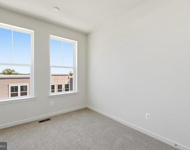 18002 Alicia Avenue - Photo Thumbnail 23