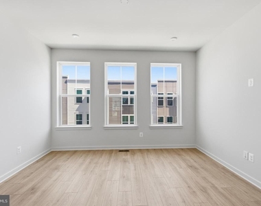18002 Alicia Avenue - Photo Thumbnail 7