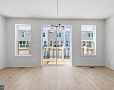 18002 Alicia Avenue - Photo Thumbnail 12