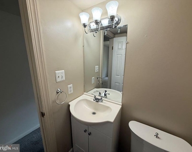 14611 Earlham Court - Photo Thumbnail 5
