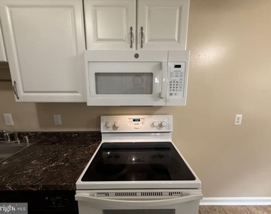 14611 Earlham Court - Photo Thumbnail 10