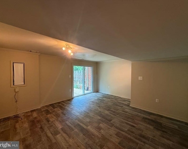 14611 Earlham Court - Photo Thumbnail 32
