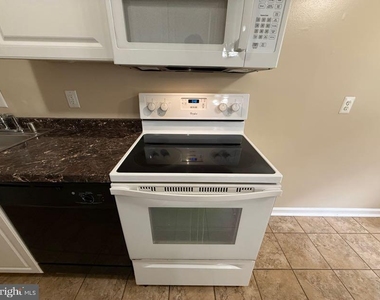 14611 Earlham Court - Photo Thumbnail 11