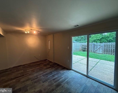 14611 Earlham Court - Photo Thumbnail 31