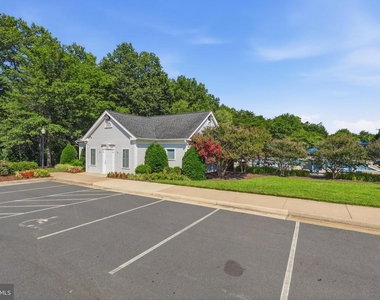 46645 Brownwood Square - Photo Thumbnail 32