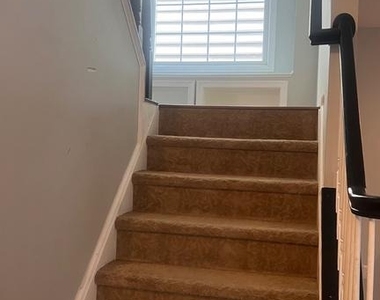 20409 Plainfield Street - Photo Thumbnail 9