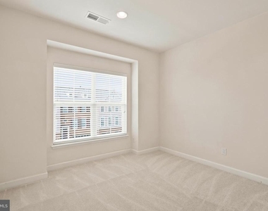 42615 Beckett Terrace - Photo Thumbnail 32