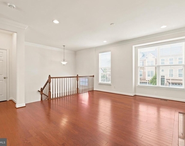 42615 Beckett Terrace - Photo Thumbnail 5