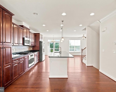 42615 Beckett Terrace - Photo Thumbnail 9