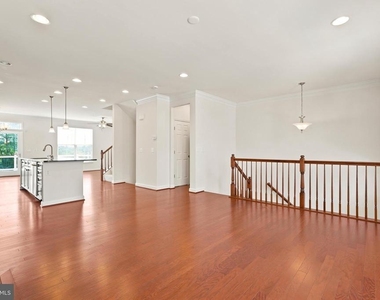 42615 Beckett Terrace - Photo Thumbnail 7