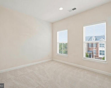 42615 Beckett Terrace - Photo Thumbnail 35