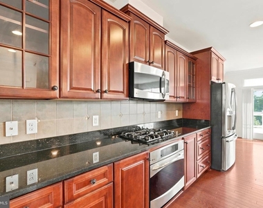 42615 Beckett Terrace - Photo Thumbnail 10
