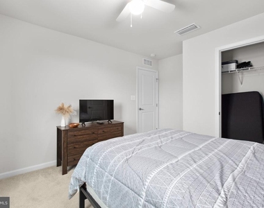 6427 Hawkeye Drive - Photo Thumbnail 22