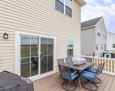 6427 Hawkeye Drive - Photo Thumbnail 16