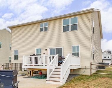 6427 Hawkeye Drive - Photo Thumbnail 8