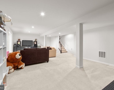 6427 Hawkeye Drive - Photo Thumbnail 38