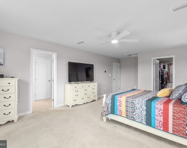 6427 Hawkeye Drive - Photo Thumbnail 32