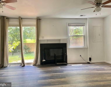7351 Crestleigh Circle - Photo Thumbnail 4
