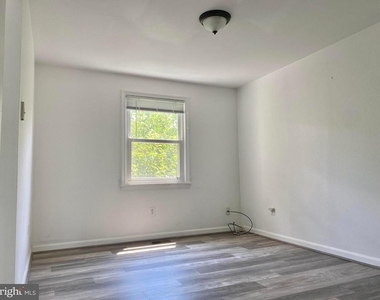 7351 Crestleigh Circle - Photo Thumbnail 3