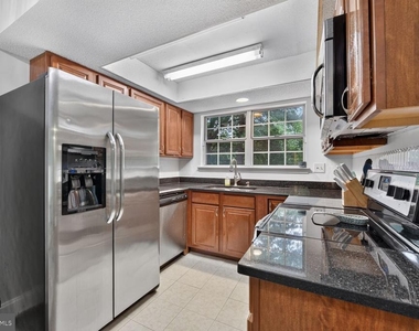 12103 Green Ledge Court - Photo Thumbnail 9