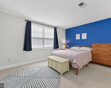 12103 Green Ledge Court - Photo Thumbnail 13