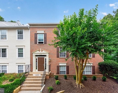 12103 Green Ledge Court - Photo Thumbnail 1