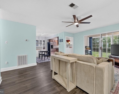 12103 Green Ledge Court - Photo Thumbnail 3