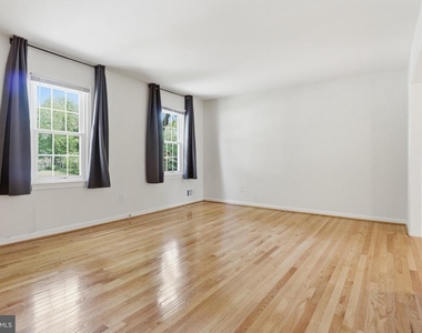 8747 Arley Drive - Photo Thumbnail 6