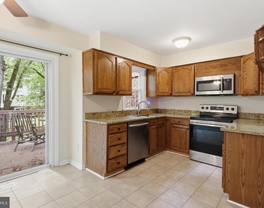 8747 Arley Drive - Photo Thumbnail 13
