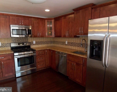 9033 Lee Highway - Photo Thumbnail 2