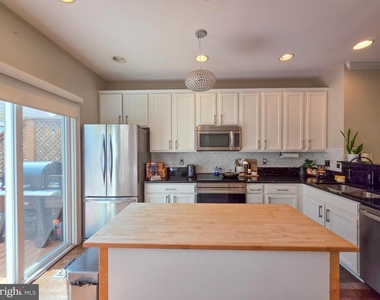 5303 Arapaho Lane - Photo Thumbnail 10