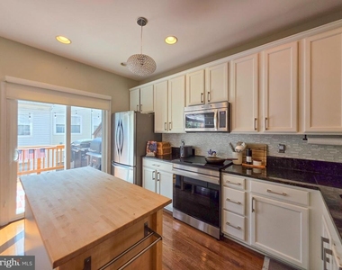 5303 Arapaho Lane - Photo Thumbnail 11