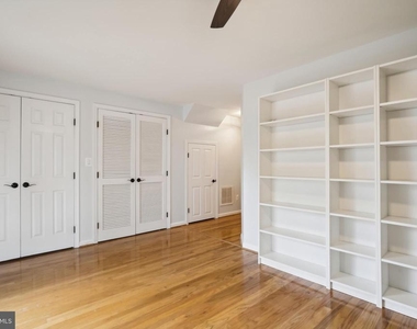 5502 Sacramento Mews Place - Photo Thumbnail 15