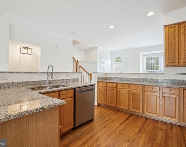 5502 Sacramento Mews Place - Photo Thumbnail 3