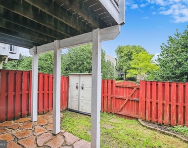 5502 Sacramento Mews Place - Photo Thumbnail 16