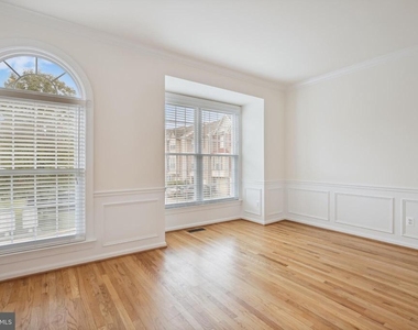 5502 Sacramento Mews Place - Photo Thumbnail 1