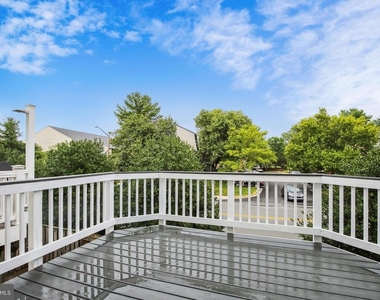 5502 Sacramento Mews Place - Photo Thumbnail 6