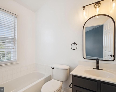 5502 Sacramento Mews Place - Photo Thumbnail 10