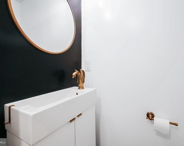 5502 Sacramento Mews Place - Photo Thumbnail 7