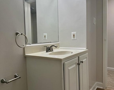 1520 Northgate Square - Photo Thumbnail 16