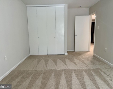 1520 Northgate Square - Photo Thumbnail 21