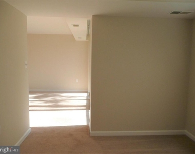 1520 Northgate Square - Photo Thumbnail 12