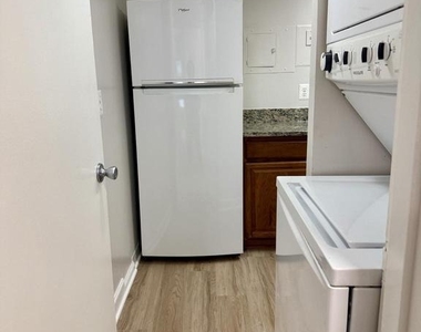 1520 Northgate Square - Photo Thumbnail 9